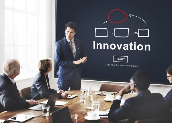 Equipo de negocios trabajando en la oficina — Foto de Stock