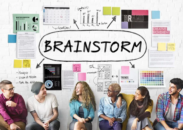 Sokszínűség az emberek és a brainstorm — Stock Fotó