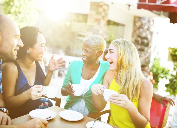 Diversité les gens dans le café — Photo