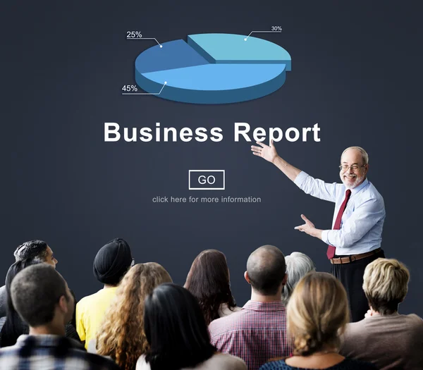 Pessoas no seminário com relatório de negócios — Fotografia de Stock