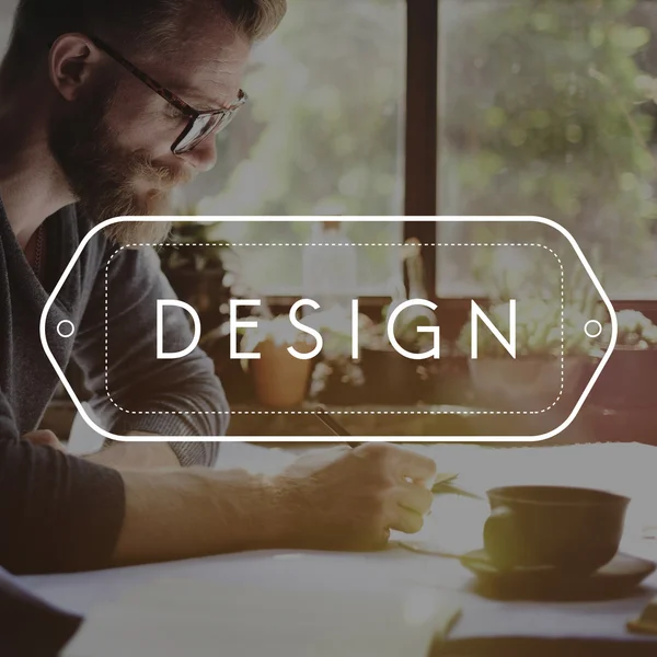 Creatieve ontwerper thuis werken — Stockfoto