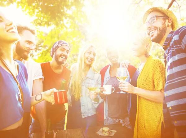 Freunde verbringen Zeit miteinander — Stockfoto