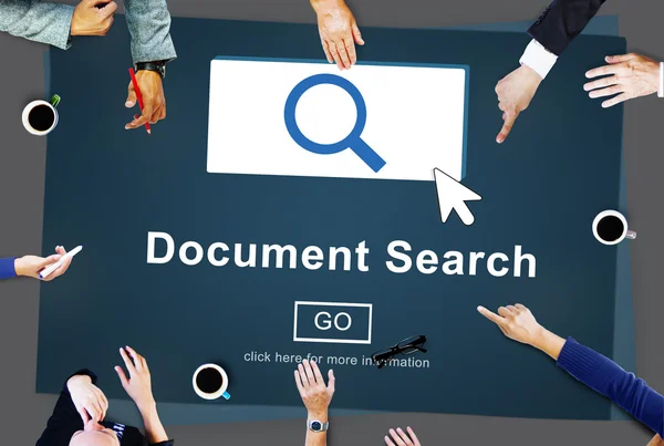 Persone d'affari Indicazione sulla ricerca di documenti — Foto Stock