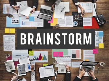 iş adamları beyin fırtınası 