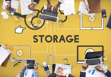 iş adamları beyin fırtınası 