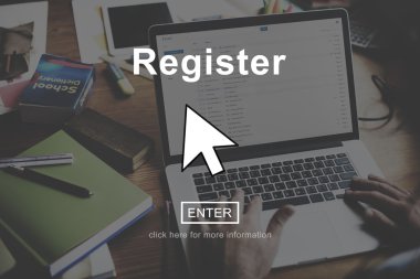 Dizüstü bilgisayarlı erkek eller