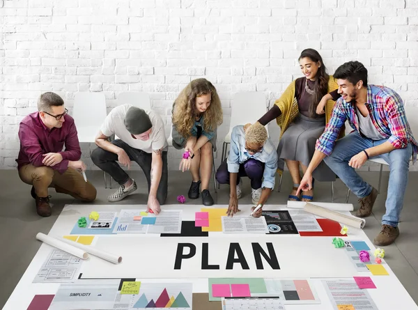 Kattaki insanlar çizim afiş 