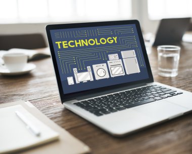 bilgisayar ekranındaki bilgileri ile