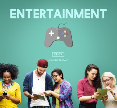 İnsanlar internet'te sörf 