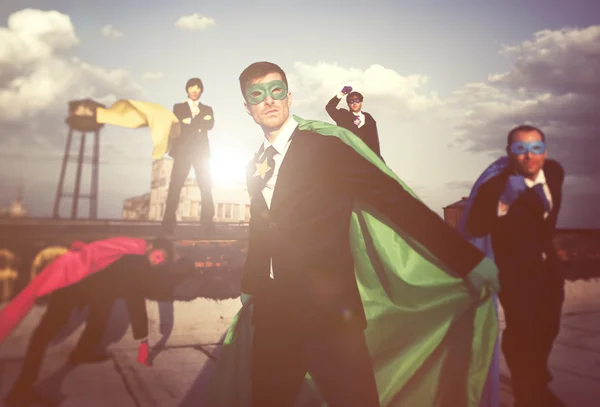 スーパー ヒーローの衣装のビジネスマン — ストック写真