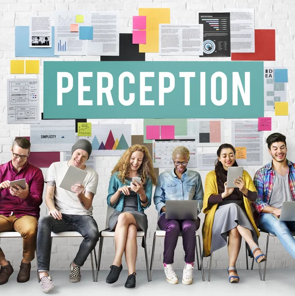 İnsanlar dijital araçları tarama  