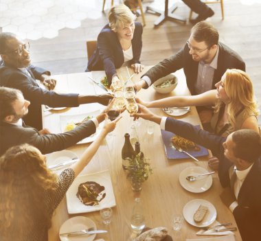  İnsanlar alkış gözlüklü 