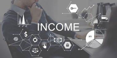 Projede çalışan iş adamı