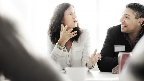 Diversidad de las personas en reunión — Foto de Stock