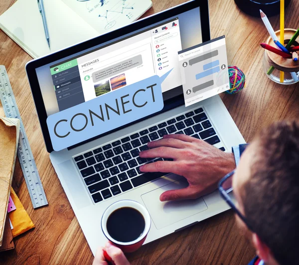 Man using laptop — Stock Photo, Image