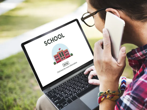 Man using digital devices — Stock Photo, Image