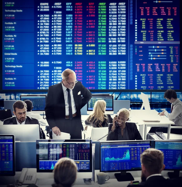 Business workers and stock market — Stock Photo, Image