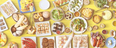 arkadaşlar büyük tablo için yemek