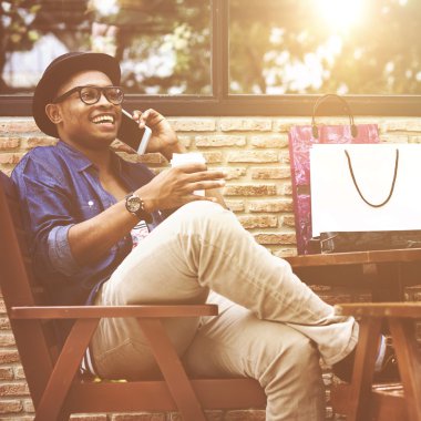 Adam açık alışveriş sonra 