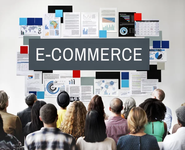 People at seminar with e-commerce — Stock Photo, Image