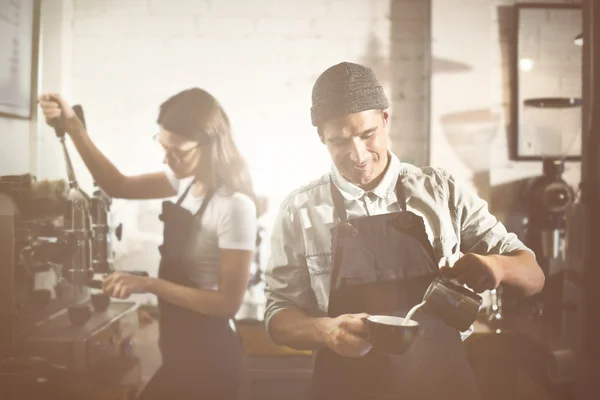 Barista Parepare káva — Stock fotografie