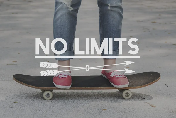 Skater menina sem limites citação — Fotografia de Stock