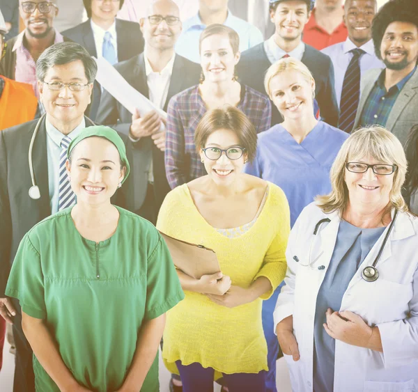 Diversité médecin ensemble — Photo