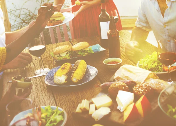 Diversidad Comida deliciosa en la fiesta — Foto de Stock