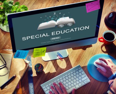 bilgisayarla çalışma iş adamı