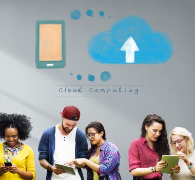 dijital cihazlar kullanarak üniversite öğrencileri internet'te sörf 