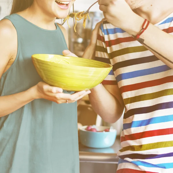 Couple Eating Food — Stock Photo, Image