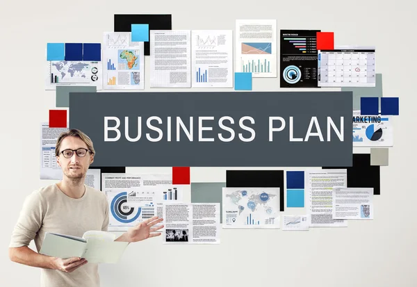 Zakenman werken met Business Plan — Stockfoto