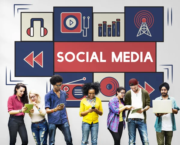 Dijital cihazlar, kullanan kişiler internette sörf