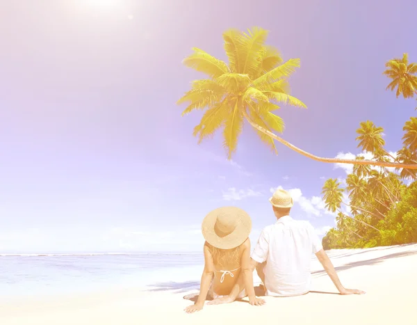 Couple spending Honeymoon on island — Stock Photo, Image
