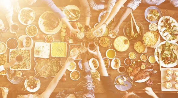 Mensen en eten met Concept — Stockfoto