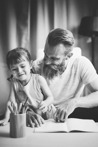 Dad and daughter spending time together — Stock Photo, Image