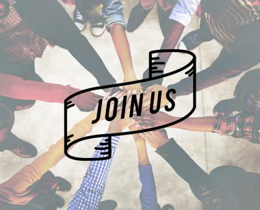 Farklı insanlar tutuşup