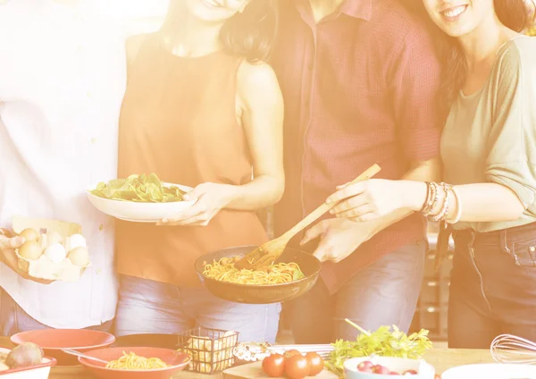 Retrato de mujer feliz con comida —  Fotos de Stock