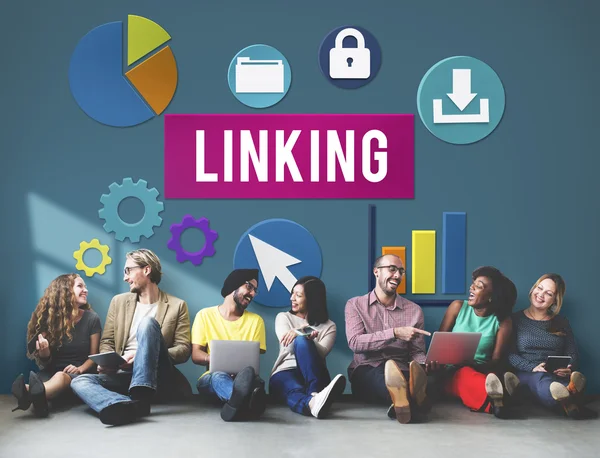 Diversity friends near wall with Linking — Stock Photo, Image