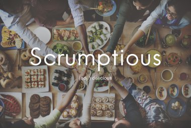 İnsanlar yemek yiyor.