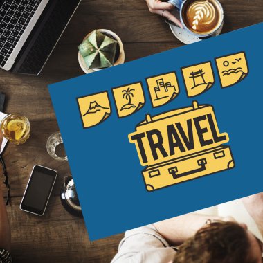 İşadamı çalışma ve seyahat kavramı