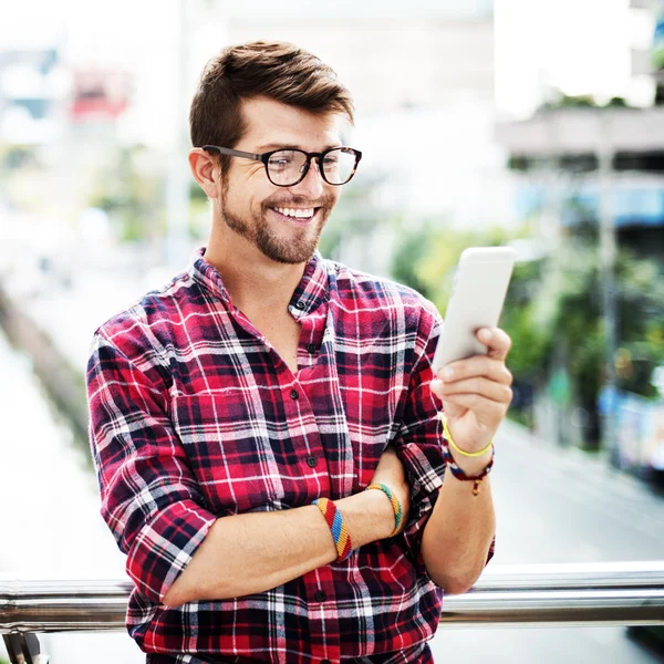 Man surfen Smartphone — Stockfoto