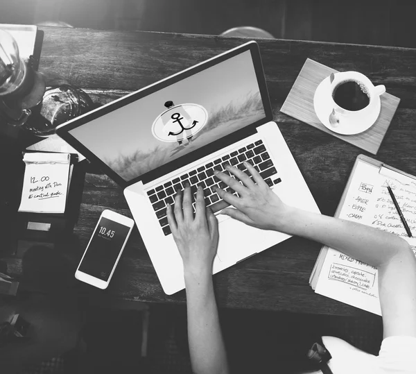 Female hands with laptop — Stock Photo, Image