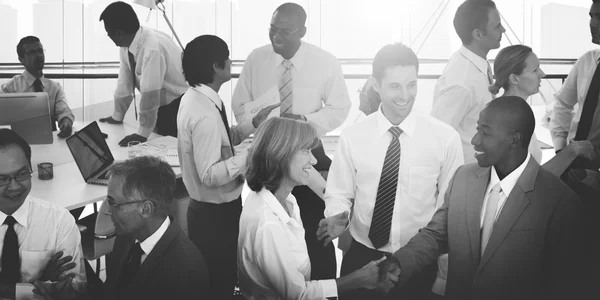 Equipe de negócios trabalhando juntos — Fotografia de Stock