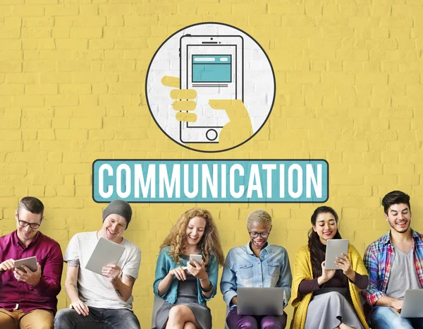 İnsanlar dijital araçları tarama  