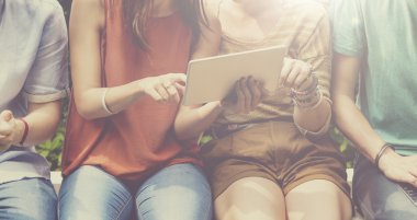 mutlu arkadaş dijital aygıt grubu  