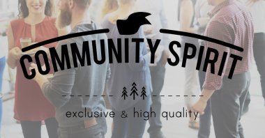 Partide konuşan insanlar