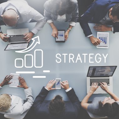 iş adamları müzakere masasına çalışma