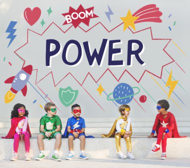 Açık oynayan süper kahraman çocukları