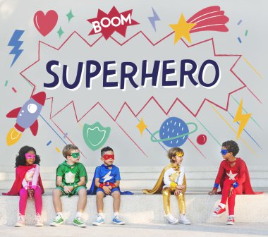 Birlikte oynayan süper kahraman çocukları